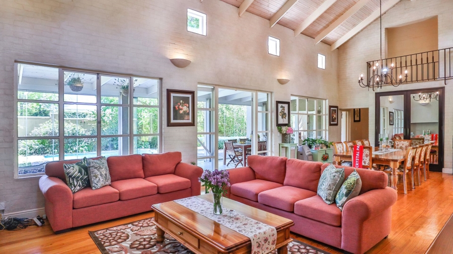 5 Bedroom Property for Sale in Constantia Western Cape